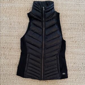 ALO Yoga Black Quilted Sleeveless Puffer Vest